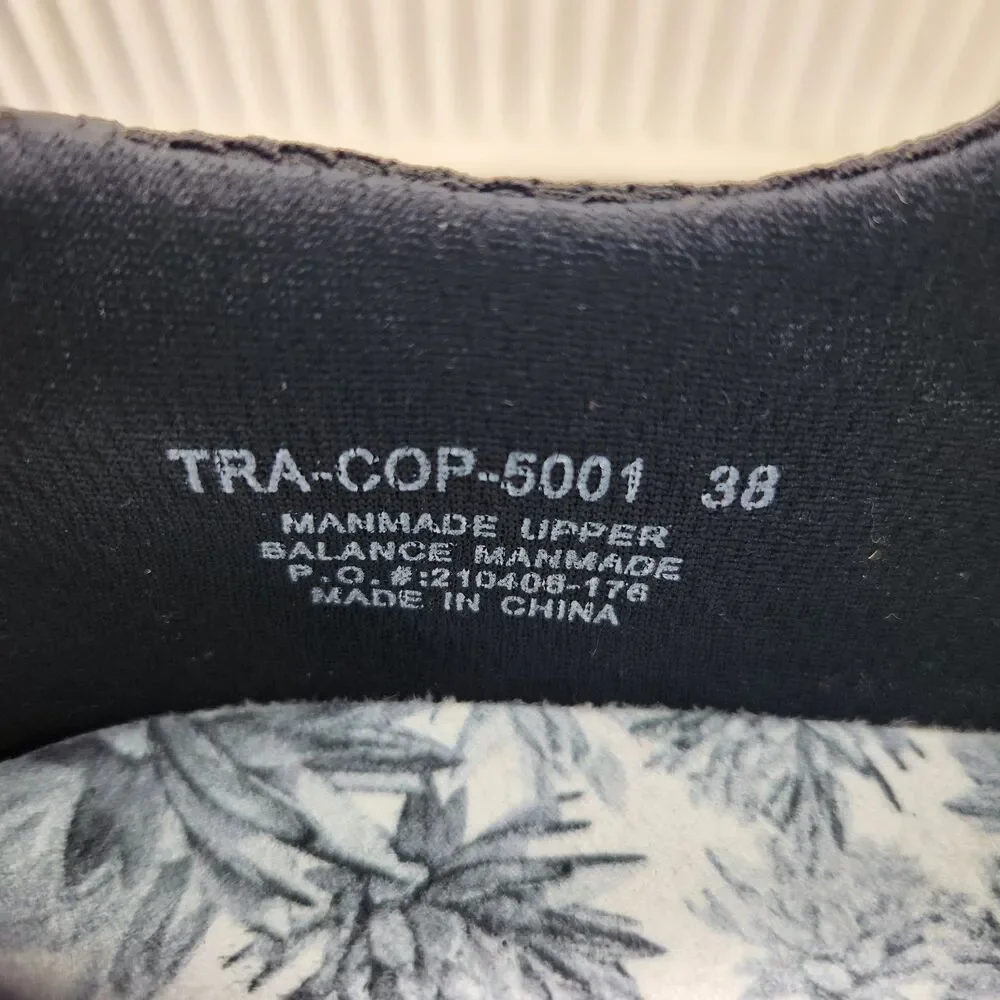 TRAQ by Alegria Copacetiq Womens Sz 8.5 EU 38 Black Lifestyle City Street Shoes